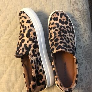 leopard slip on flat shoes